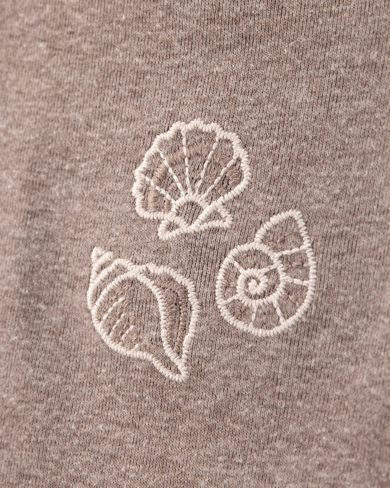 Kid 2-Piece Seashell Graphic Tee & Striped Linen Look-Alike Flowy Pull-On Shorts Set
, image 3 of 7 slides